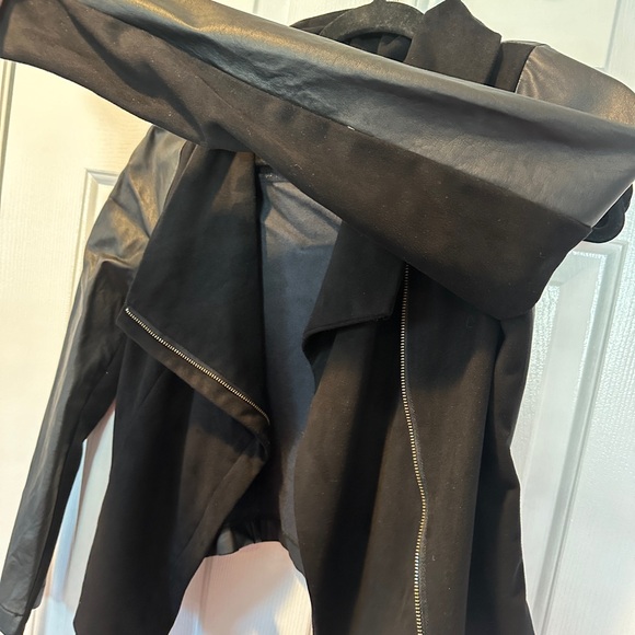 Black leather jacket - Picture 2 of 5